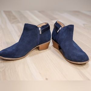 Vionic suede blue booties Women’s size 11